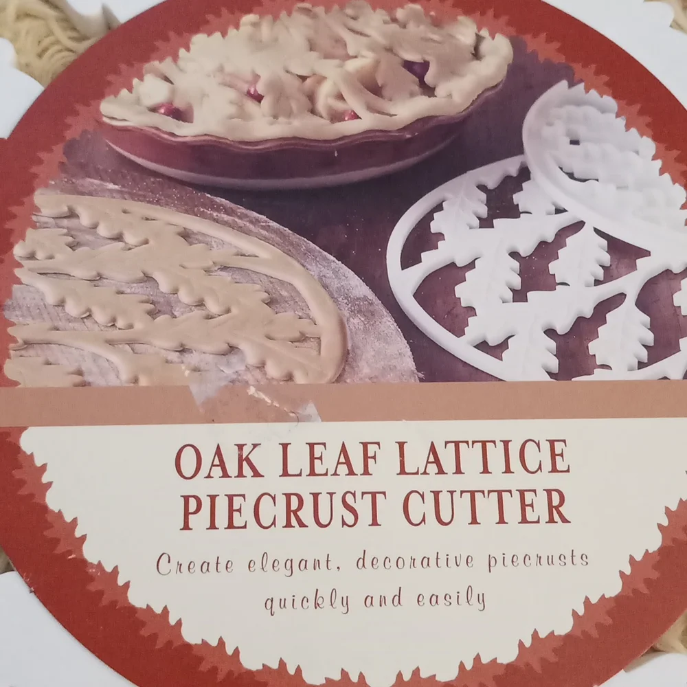 WILLIAMS-SONOMA OAK LEAF LATTICE PIECRUST CUTTER